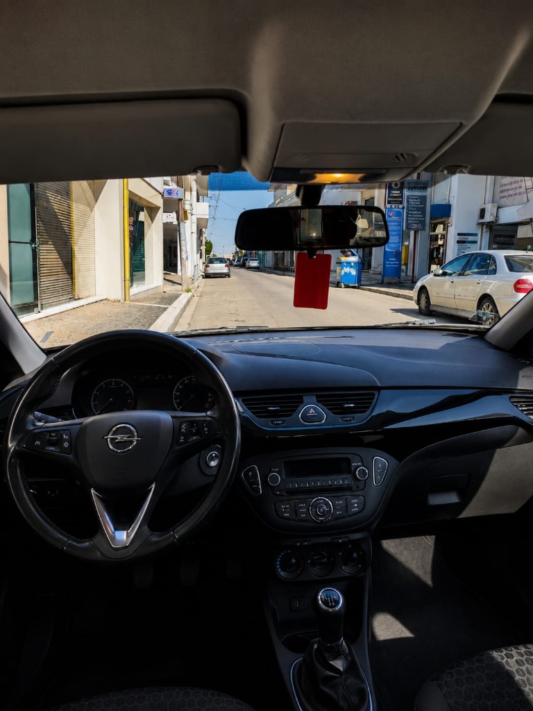Opel Corsa — view 4
