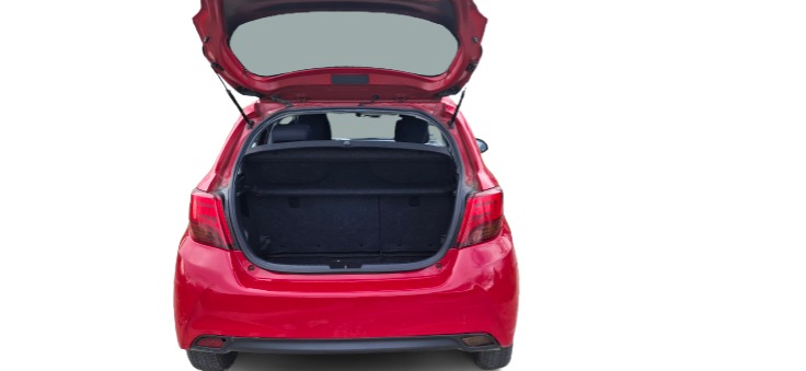 Toyota Yaris — view 4