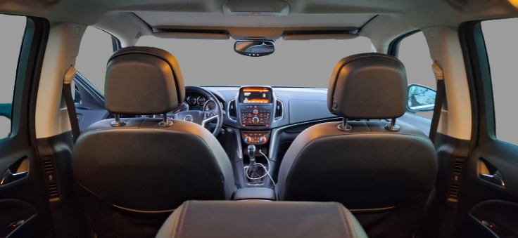 Opel Zafira Tourer — view 4